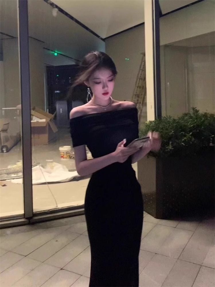 高级感法式别致绝美包臀裙女夏季新款御姐短袖黑色一字肩连衣裙子