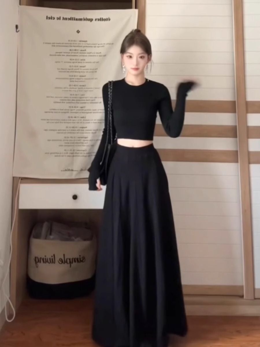 小个子搭配一整套装长裙早秋季高级感绝美黑色赫本风减龄连衣裙