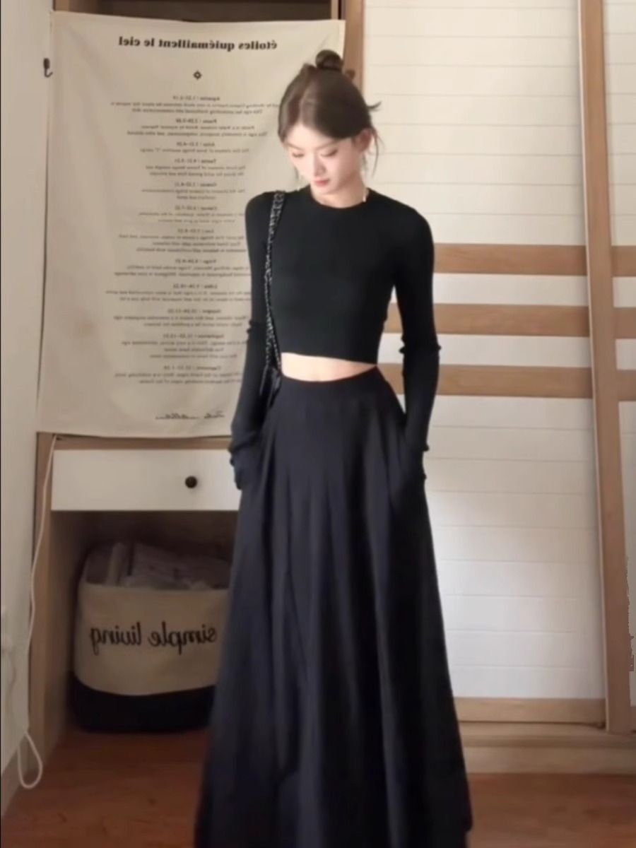 小个子搭配一整套装长裙早秋季高级感绝美黑色赫本风减龄连衣裙