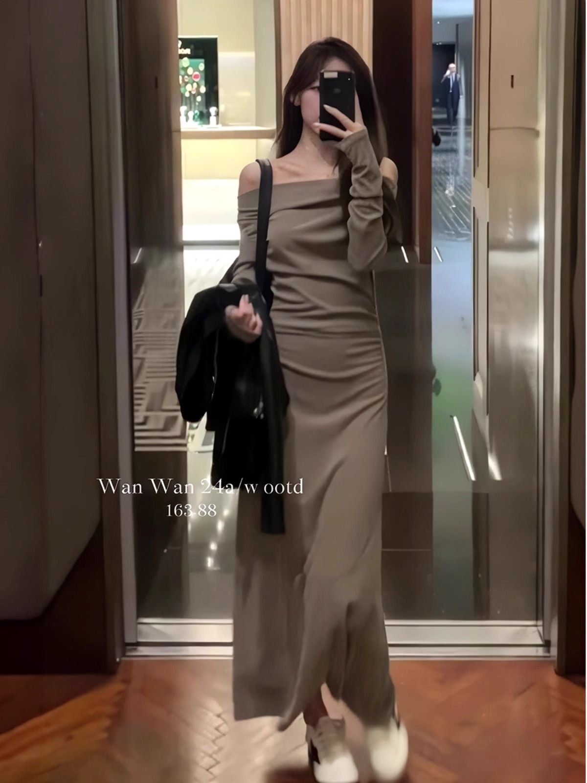 入秋穿搭一整套高级感一字肩针织连衣裙子女秋季2025新款包臀