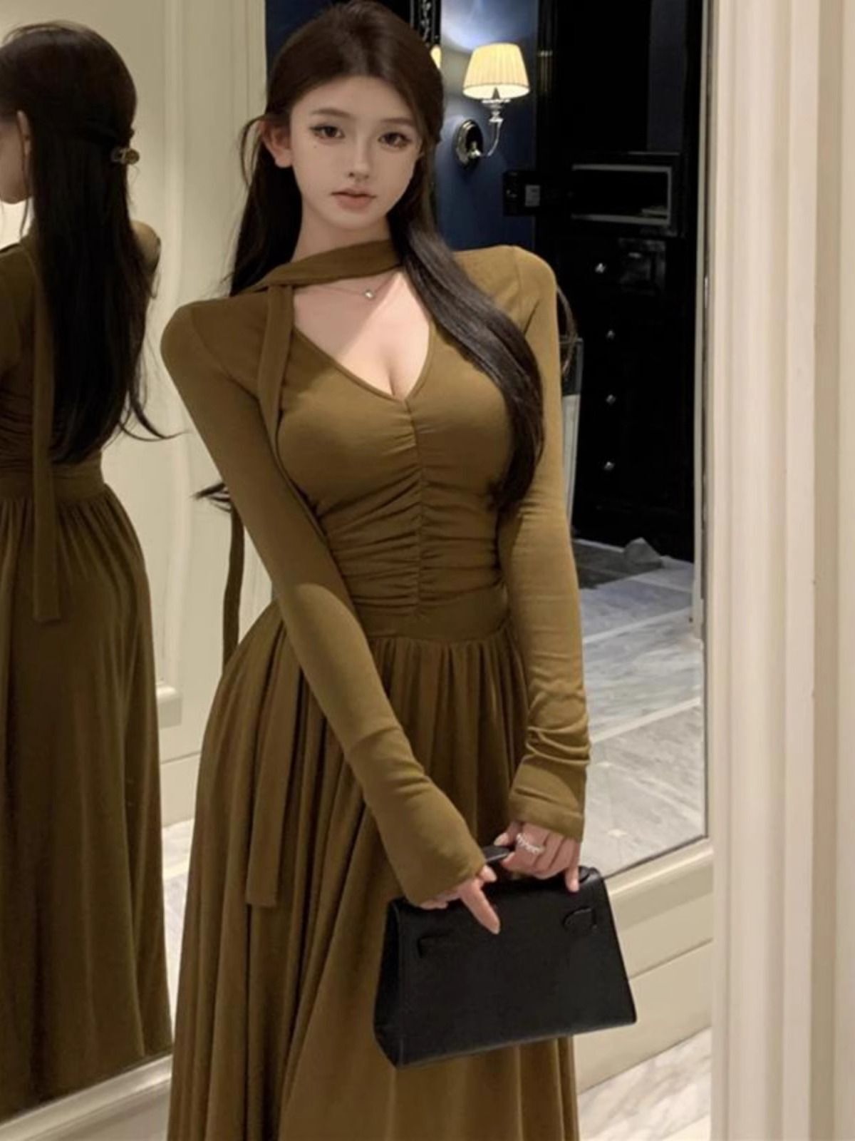 辣妹v领飘带长袖针织连衣裙女秋季褶皱修身长裙设计感收腰a字裙