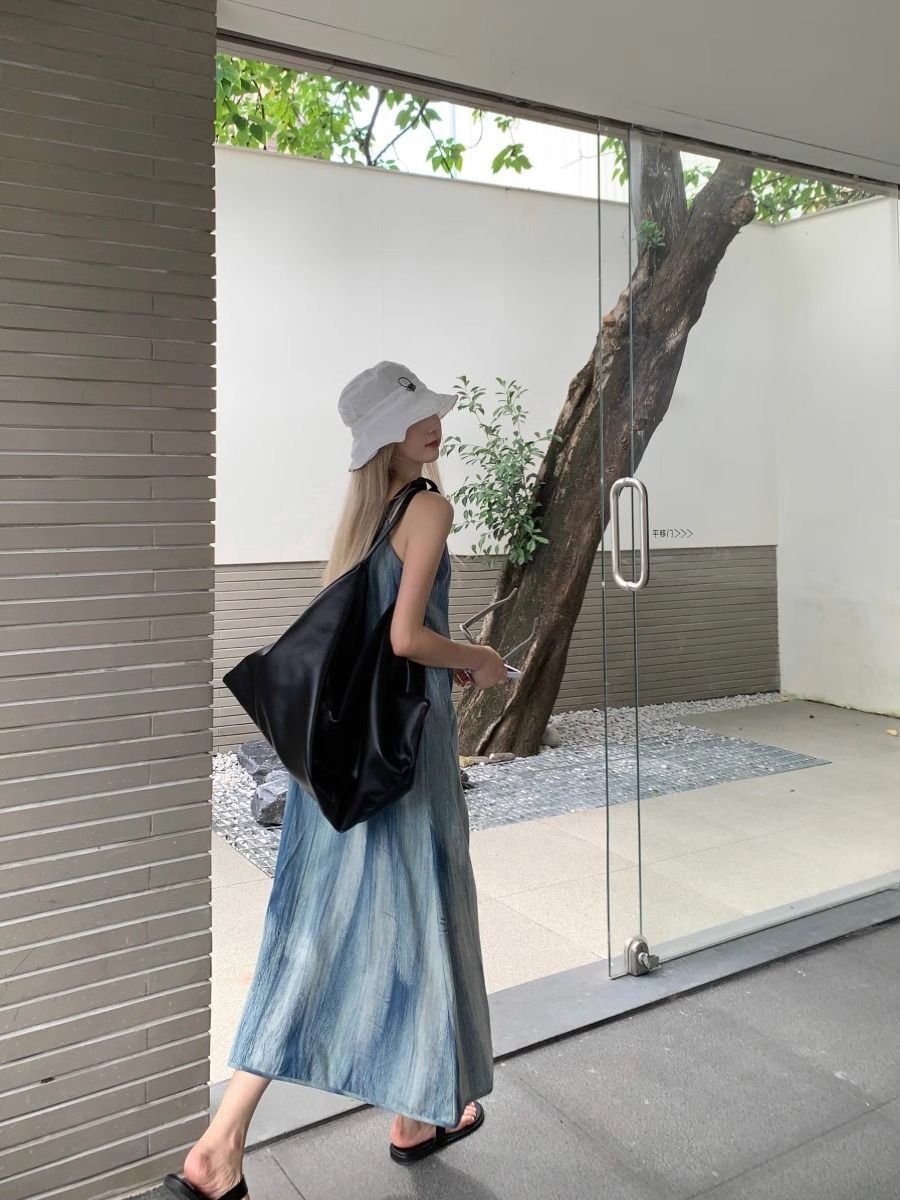 高级感小众设计扎染气质吊带连衣裙女夏宽松慵懒风海边度假长裙子