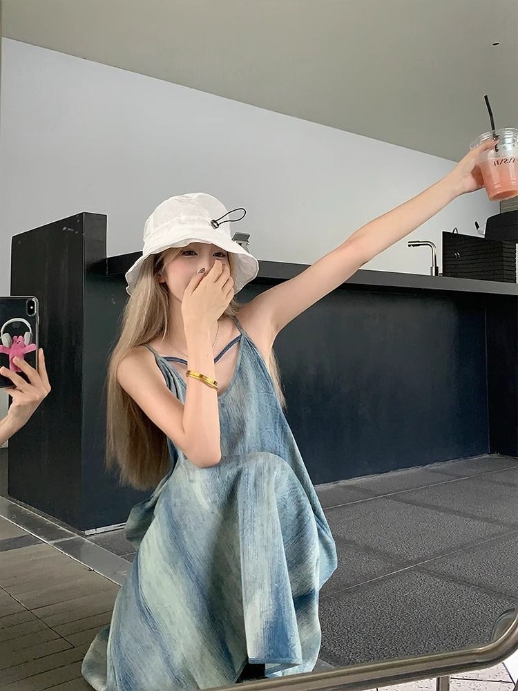 高级感小众设计扎染气质吊带连衣裙女夏宽松慵懒风海边度假长裙子