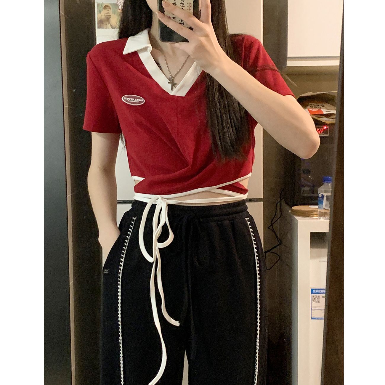 红色v领短袖t恤女修身2024夏季系带短款上衣女设计感