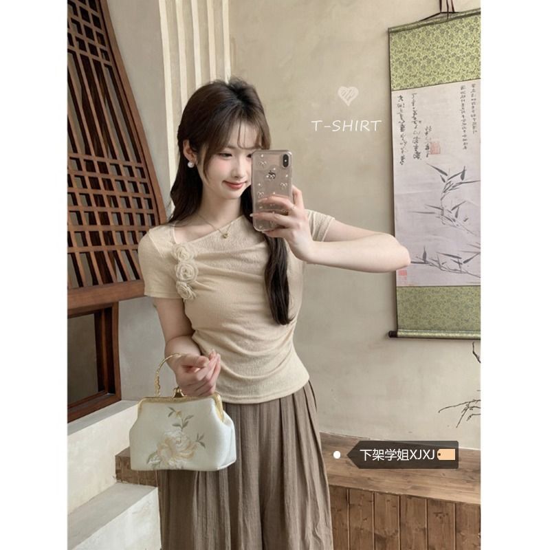 法式甜美立体花朵短袖T恤女夏季2024新款不规则褶皱修身短款