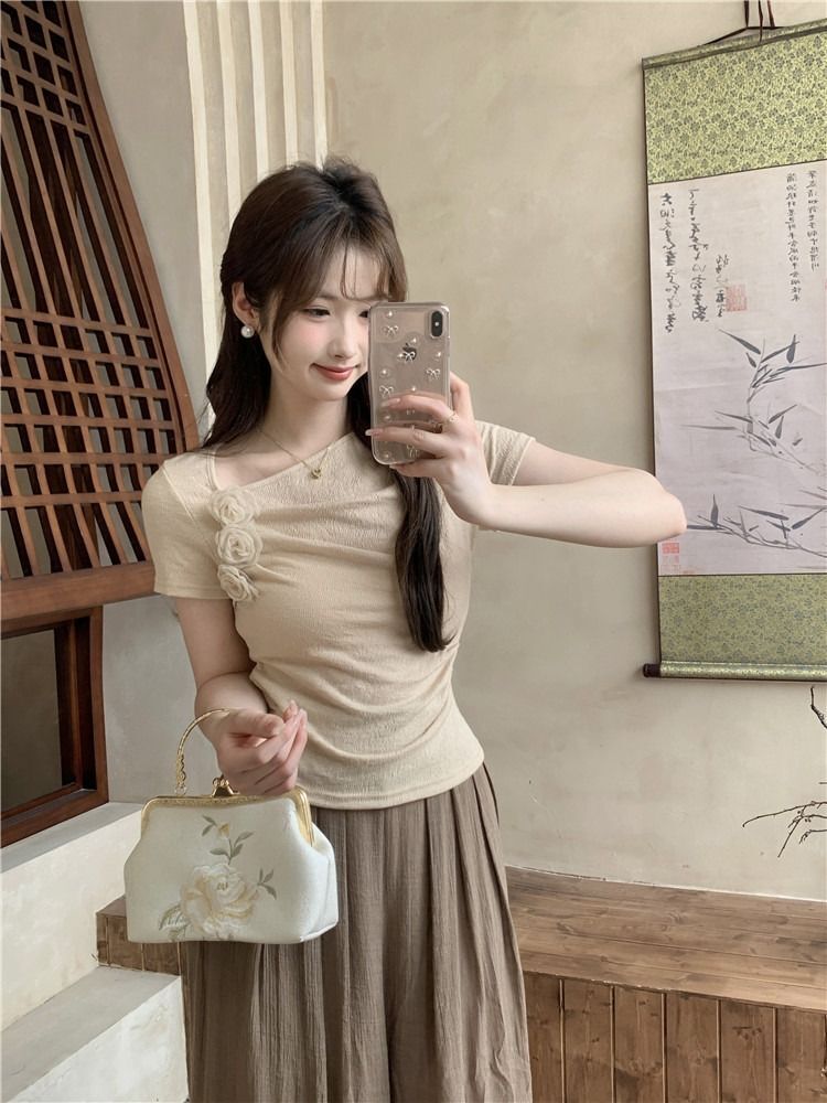 法式甜美立体花朵短袖T恤女夏季2024新款不规则褶皱修身短款