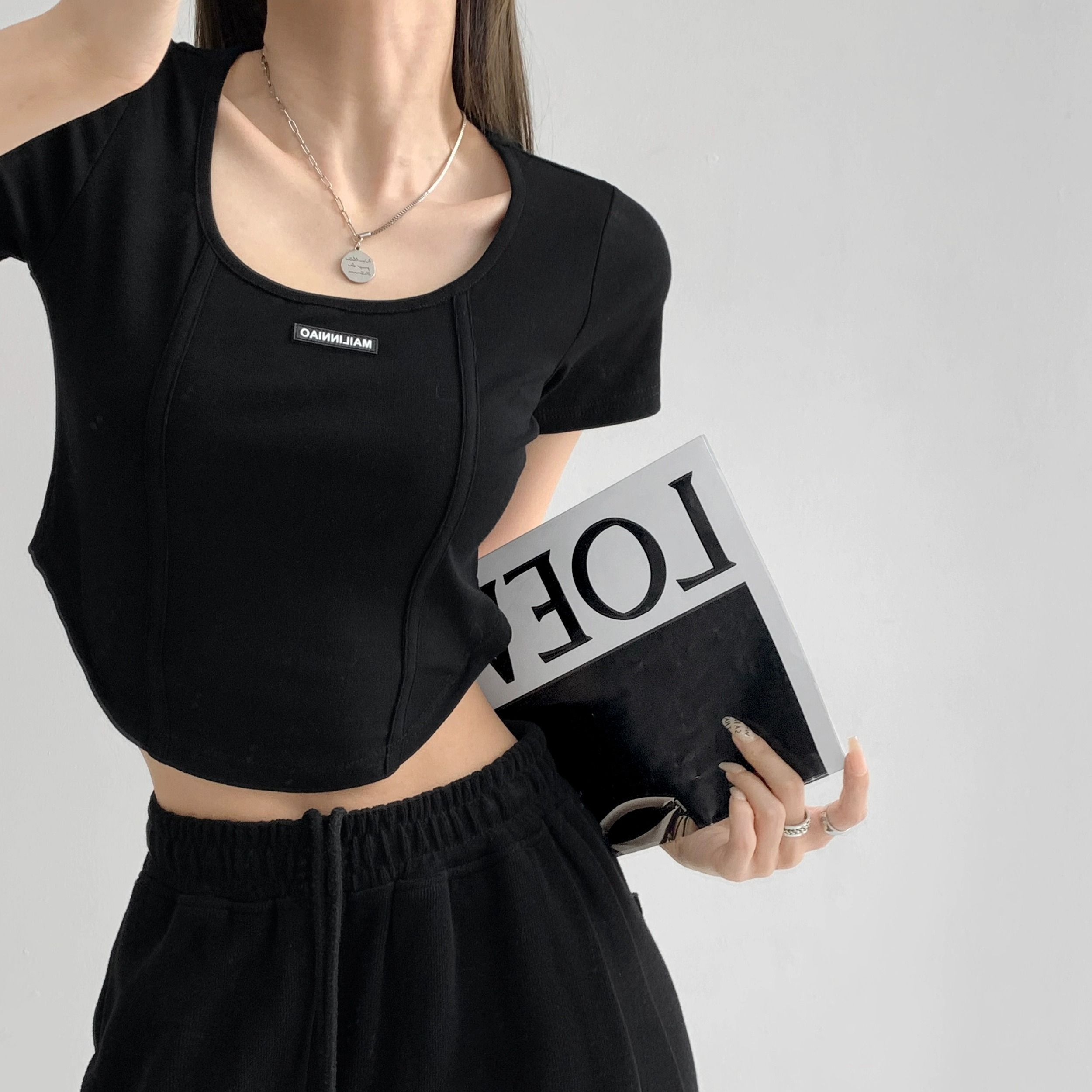 【实价】复古纯欲辣妹风弧形露腰绑带短款上衣女显瘦鱼骨修身T恤