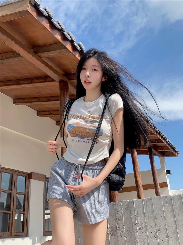 官图实价 辣妹字母印花短袖T恤女夏季小众褶皱修身显瘦打底衫短