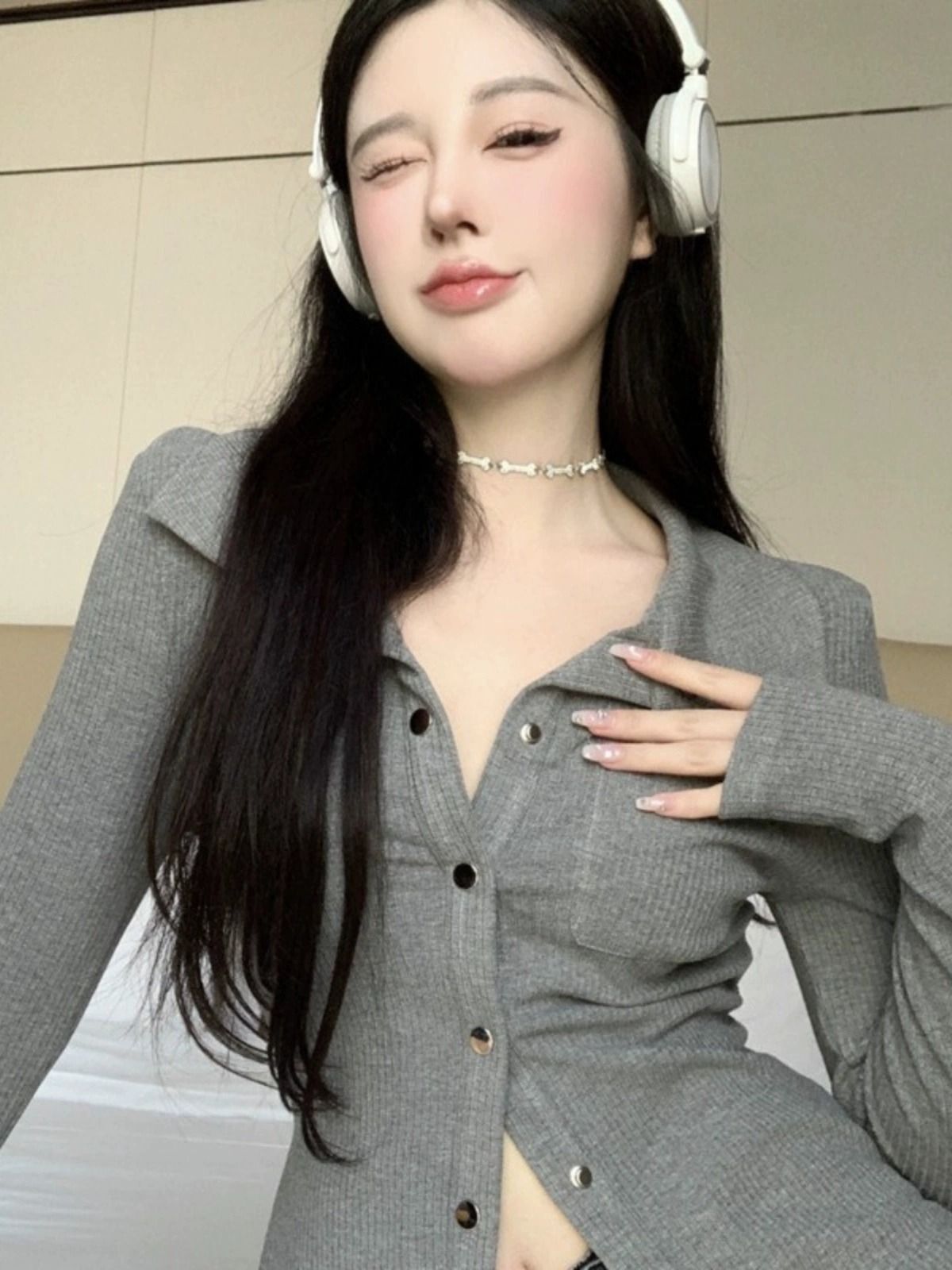 MR 仿棉螺纹 POLO领短款女早秋薄款灰色长袖辣妹修身 MR 仿棉螺纹 POLO领短款女早秋薄款灰色长袖辣妹修身