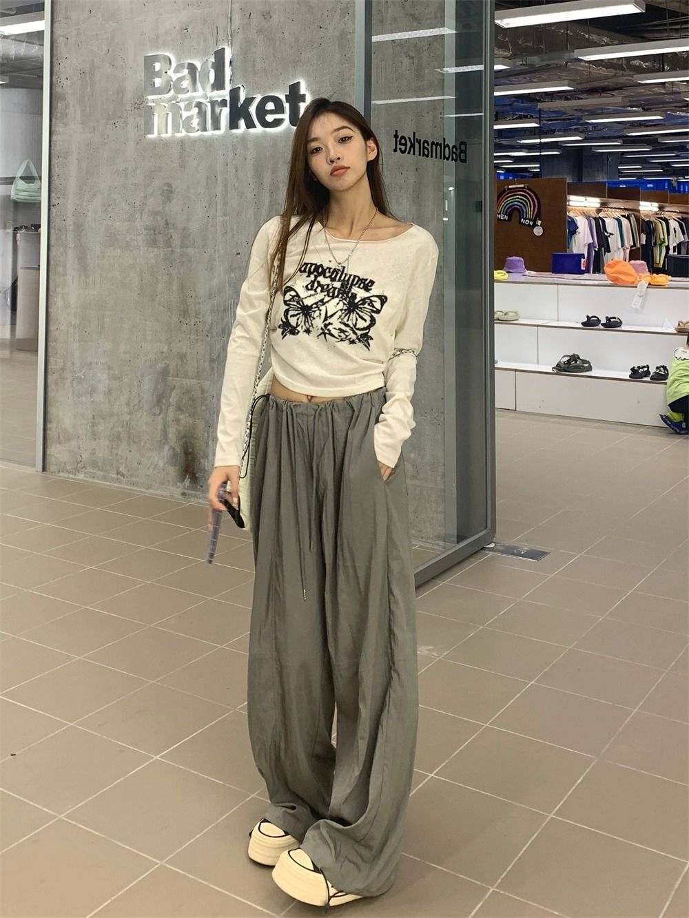 MR 原版做法 英文蝴蝶印花长袖T韩版小众美式复古短上衣女潮