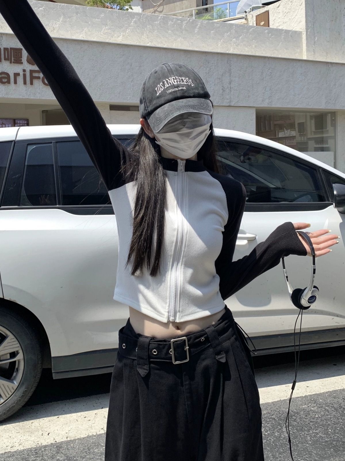 甜酷风立领撞色拼接长袖T恤女秋季气质修身显瘦短款上衣