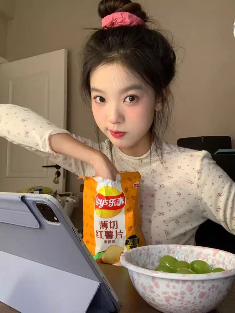 MR 现货 半高领小碎花打底衫女春秋冬内搭修身紧身正肩长袖上