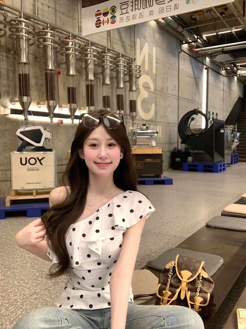 MR 原版做法 设计感荷叶边斜肩波点衬衫女装夏季气质修身显瘦 MR 原版做法 设计感荷叶边斜肩波点衬衫女装夏季气质修身显瘦