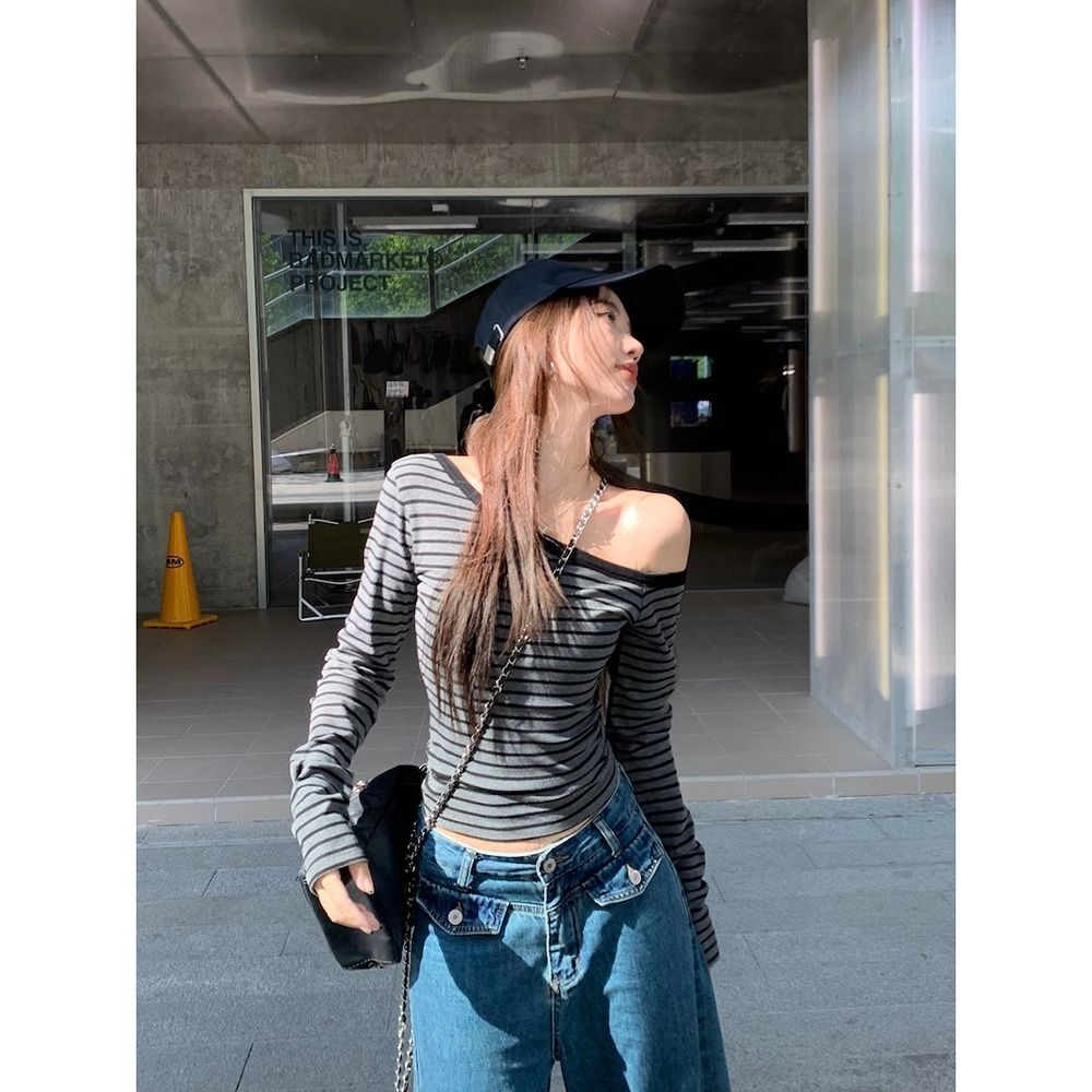 MR 原版做法 斜领露肩小心机条纹长袖T恤女早秋辣妹修身短款