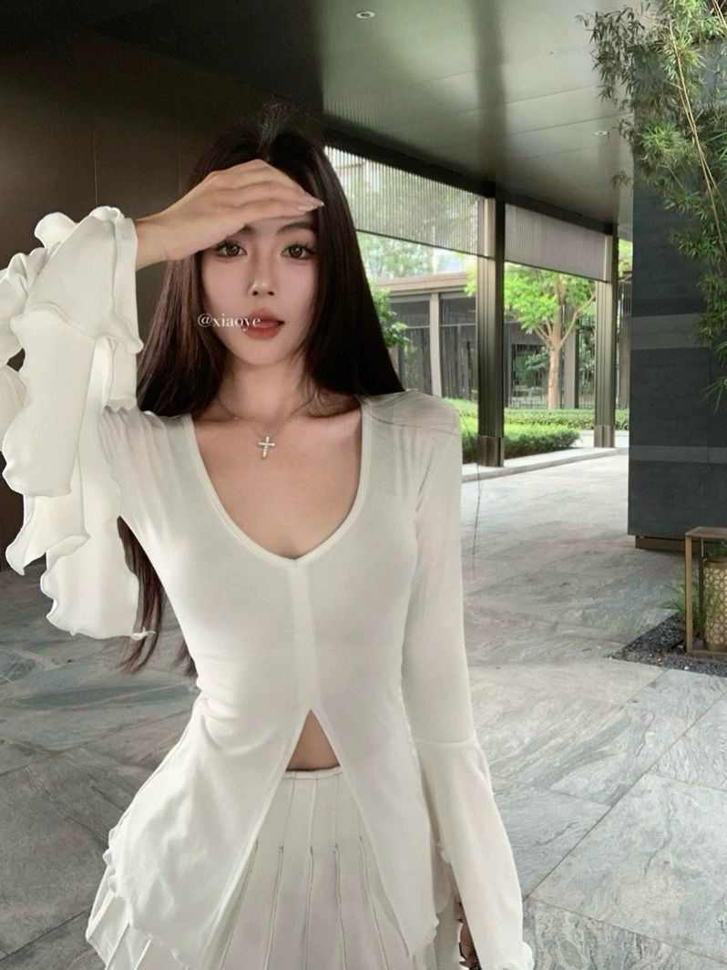 MR 高弹螺纹 美式辣妹v领喇叭袖T恤女秋修身开叉黑色长袖百