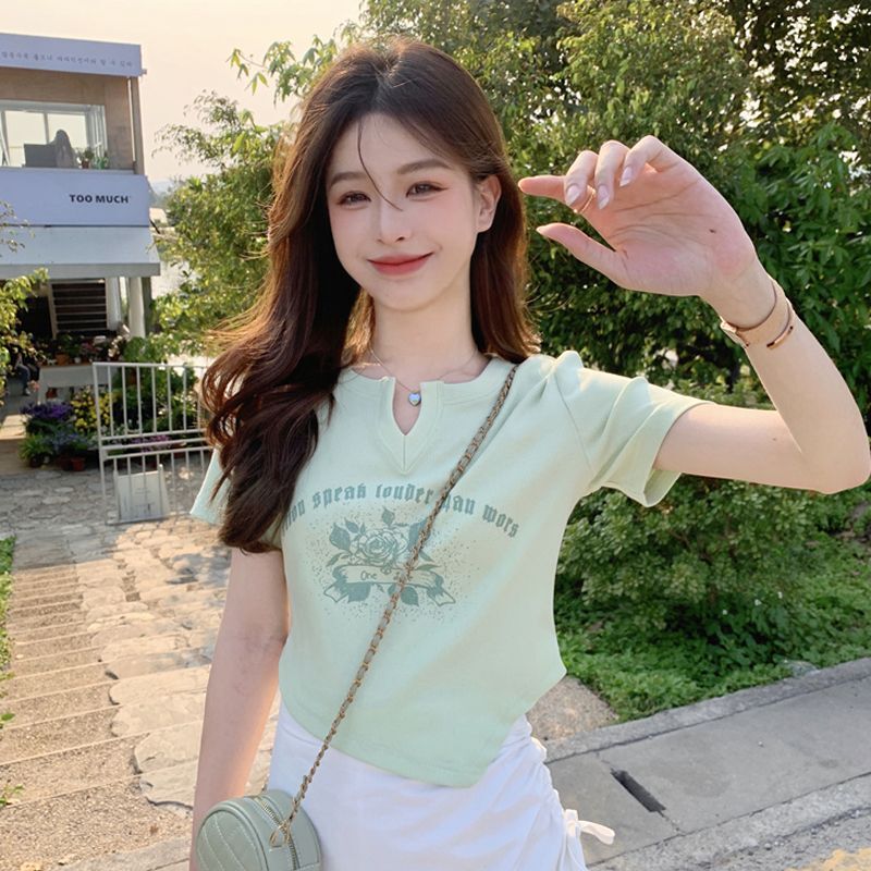 不规则设计感V领短袖T恤女夏季新款辣妹风修身短款正肩上衣潮 不规则设计感V领短袖T恤女夏季新款辣妹风修身短款正肩上衣潮