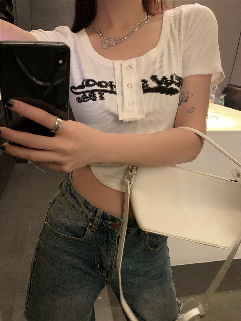 不规则字母印花短袖T恤女夏季美式复古修身黑色短款上衣
