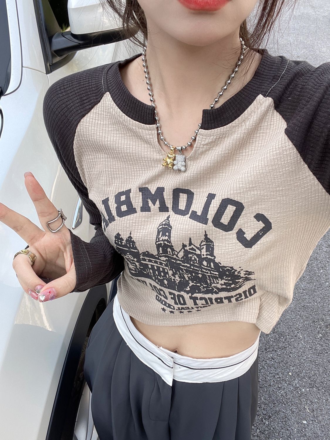 【现货】长袖t恤女早秋新款内搭打底衫设计感小众美式复古短款上