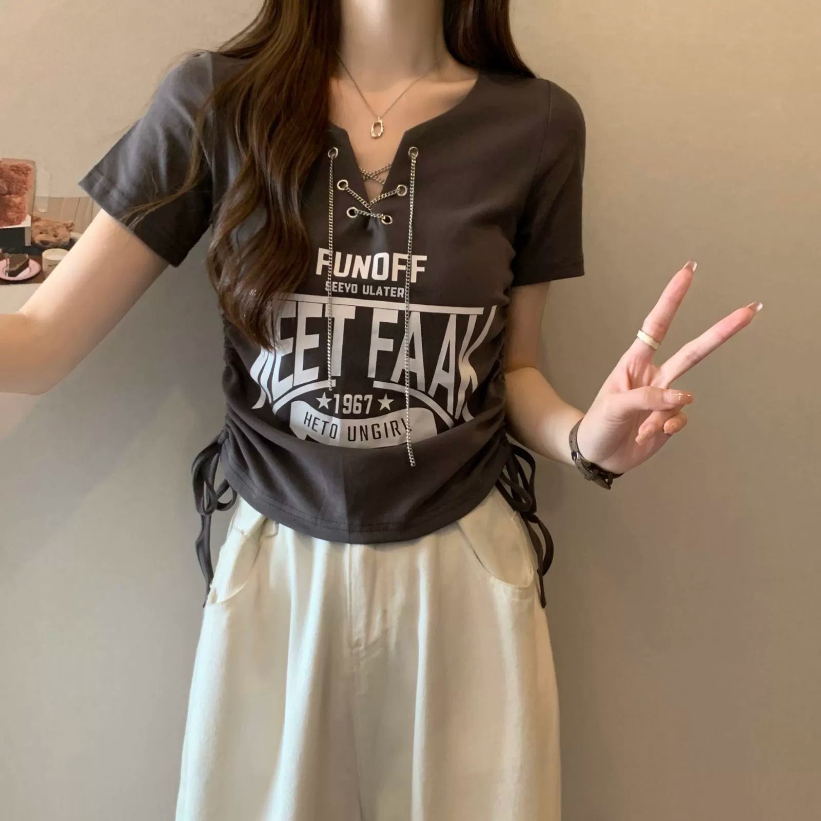 官图 美式复古印花V领短袖T恤女新款夏季MM抽绳短款辣妹上衣