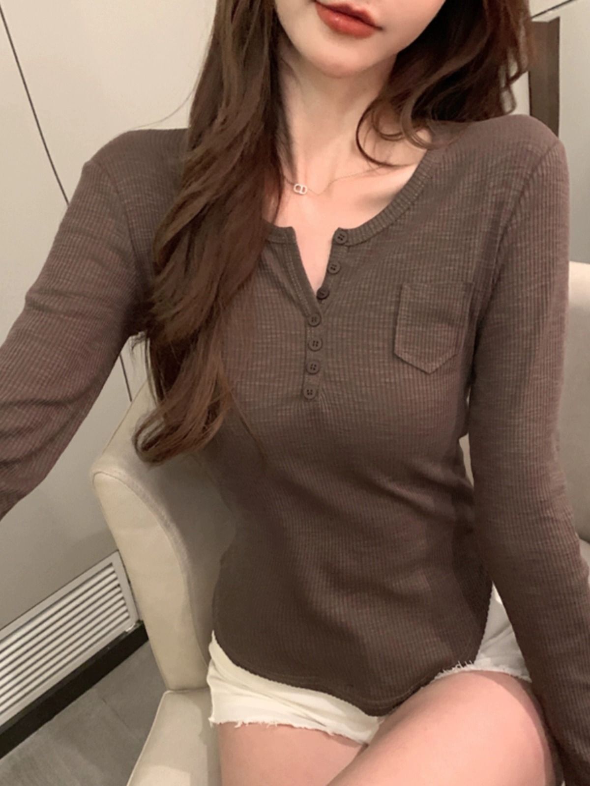 MR 原版做法 春秋长袖T恤女纯色百搭修身显瘦纽扣V领短款打