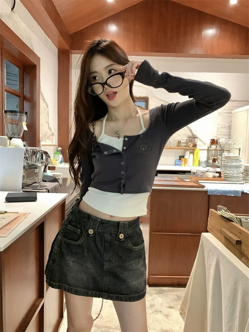 MR 别致假两件辣妹长袖T恤女秋季设计感小众修身显瘦短款上衣