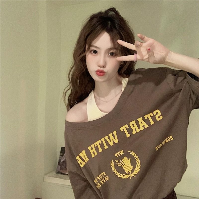 官图实价 短款露肩假两件短袖t恤女夏宽松设计感小众纯欲气质上 官图实价 短款露肩假两件短袖t恤女夏宽松设计感小众纯欲气质上