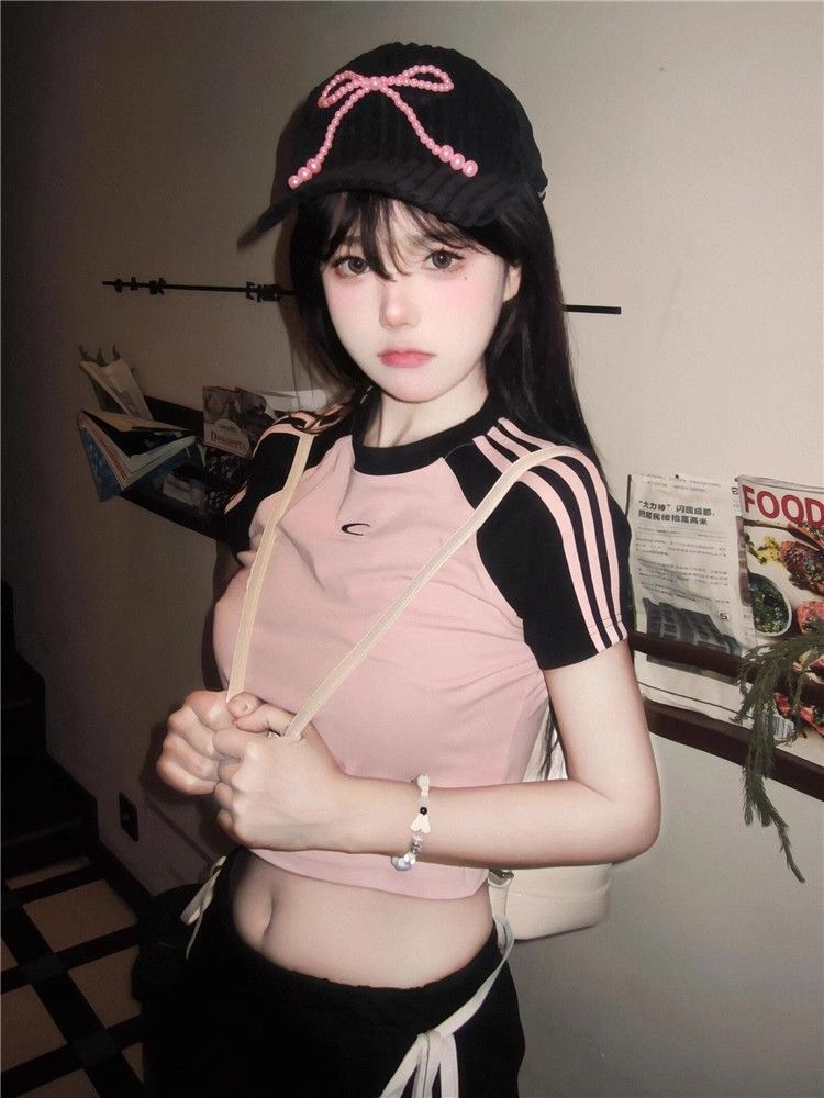 1*1纯棉 高弹力新款女三条杠条纹设计感上衣 1*1纯棉 高弹力新款女三条杠条纹设计感上衣