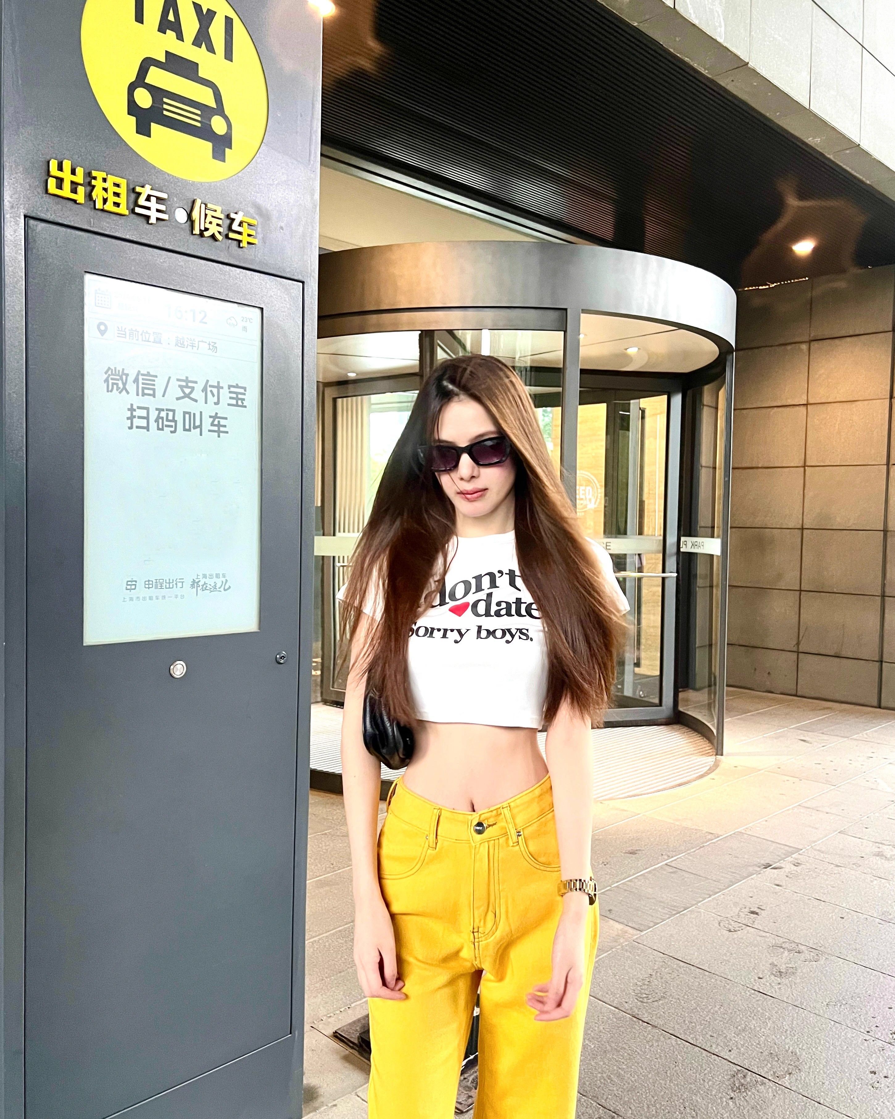 【包肩包领】夏日多巴胺穿搭恤美式短款辣妹修身