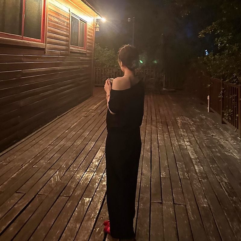 美式复古斜肩短袖t恤女夏季设计感小众宽松露肩辣妹上衣