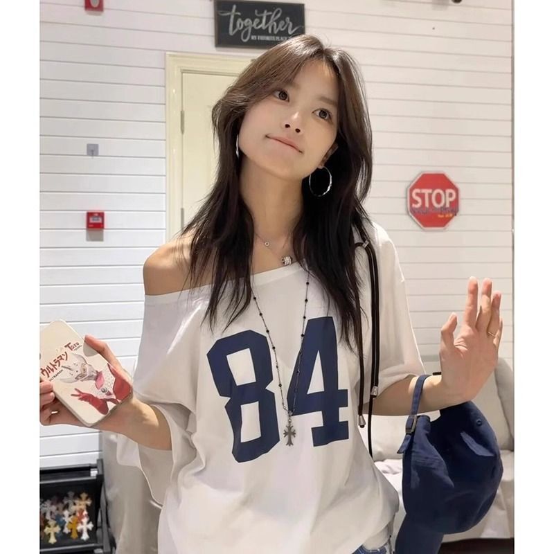 美式复古斜肩短袖t恤女夏季设计感小众宽松露肩辣妹上衣