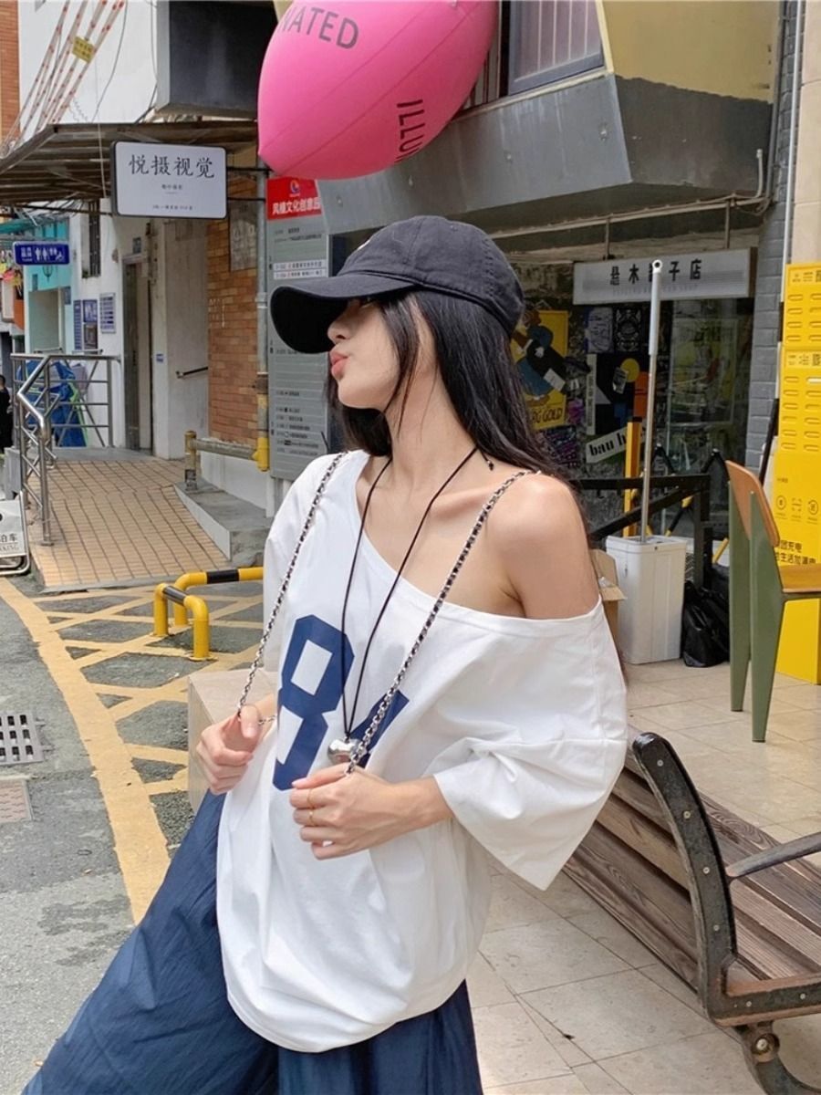 美式复古斜肩短袖t恤女夏季设计感小众宽松露肩辣妹上衣