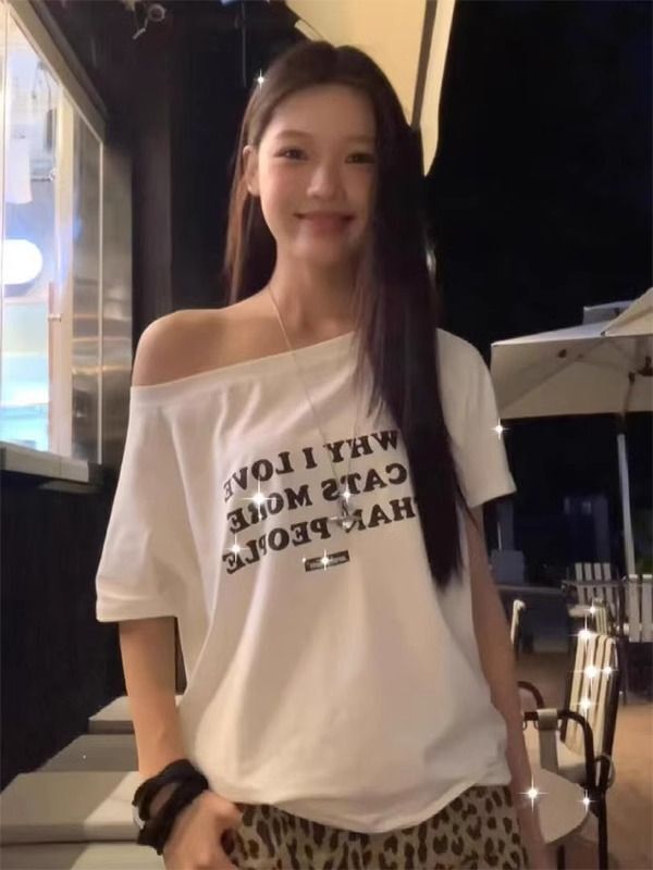 美式复古斜肩短袖t恤女夏季设计感小众宽松露肩辣妹上衣