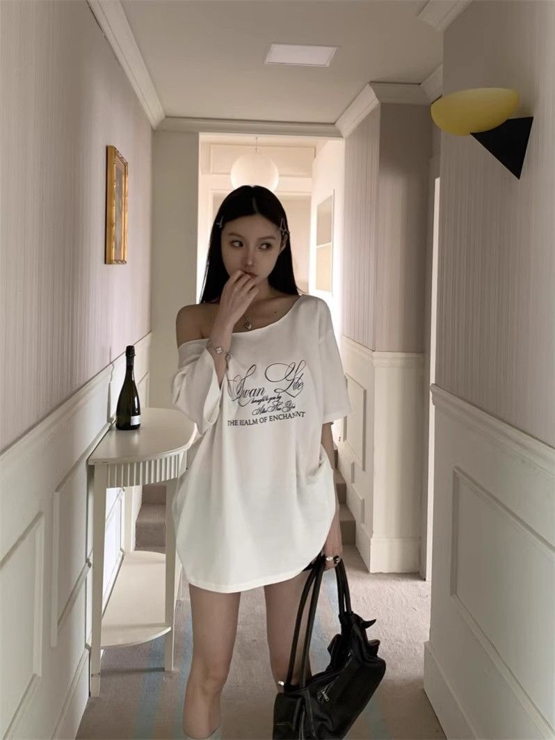 美式复古斜肩短袖t恤女夏季设计感小众宽松露肩辣妹上衣