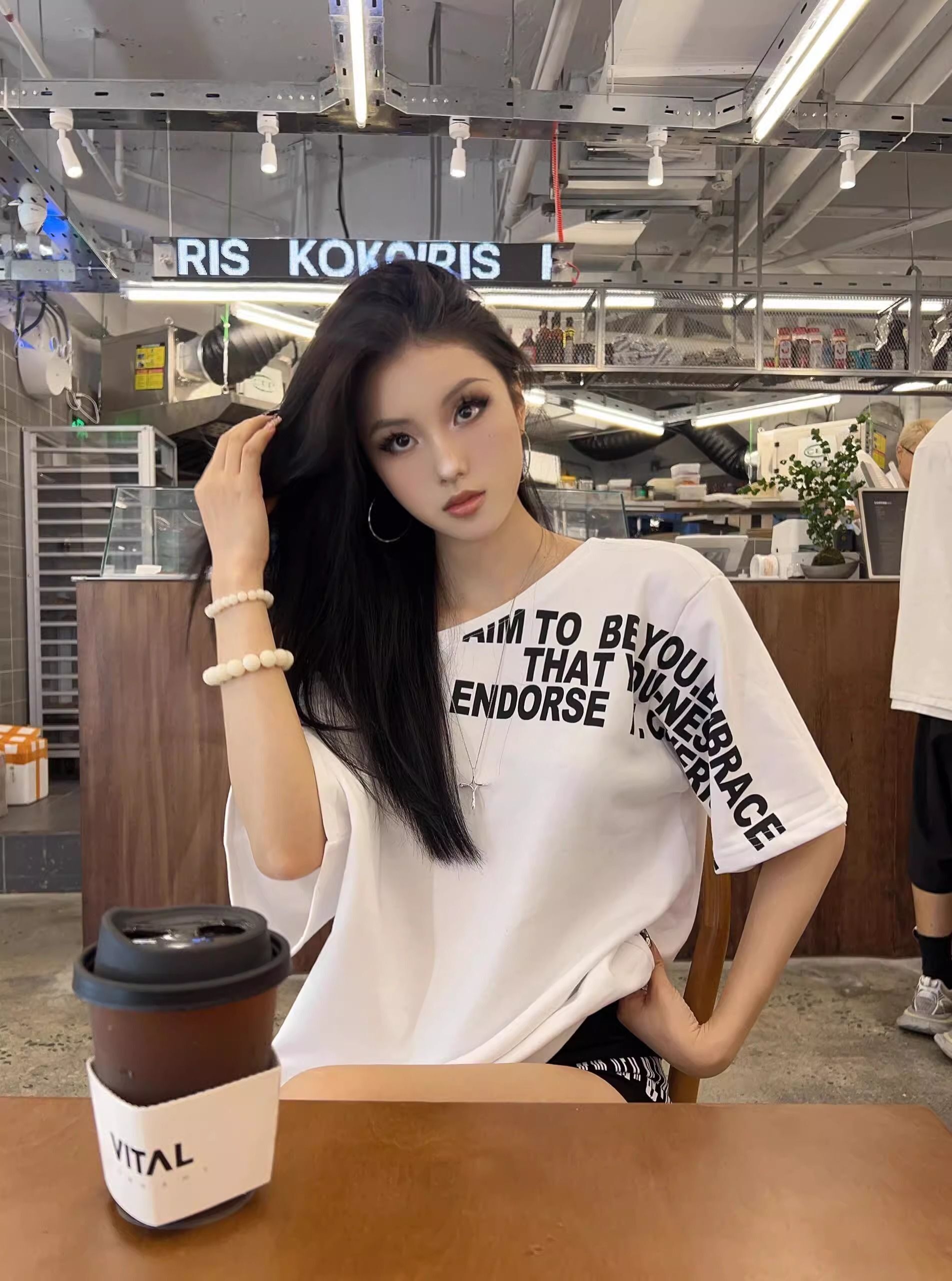 美式复古斜肩短袖t恤女夏季设计感小众宽松露肩辣妹上衣