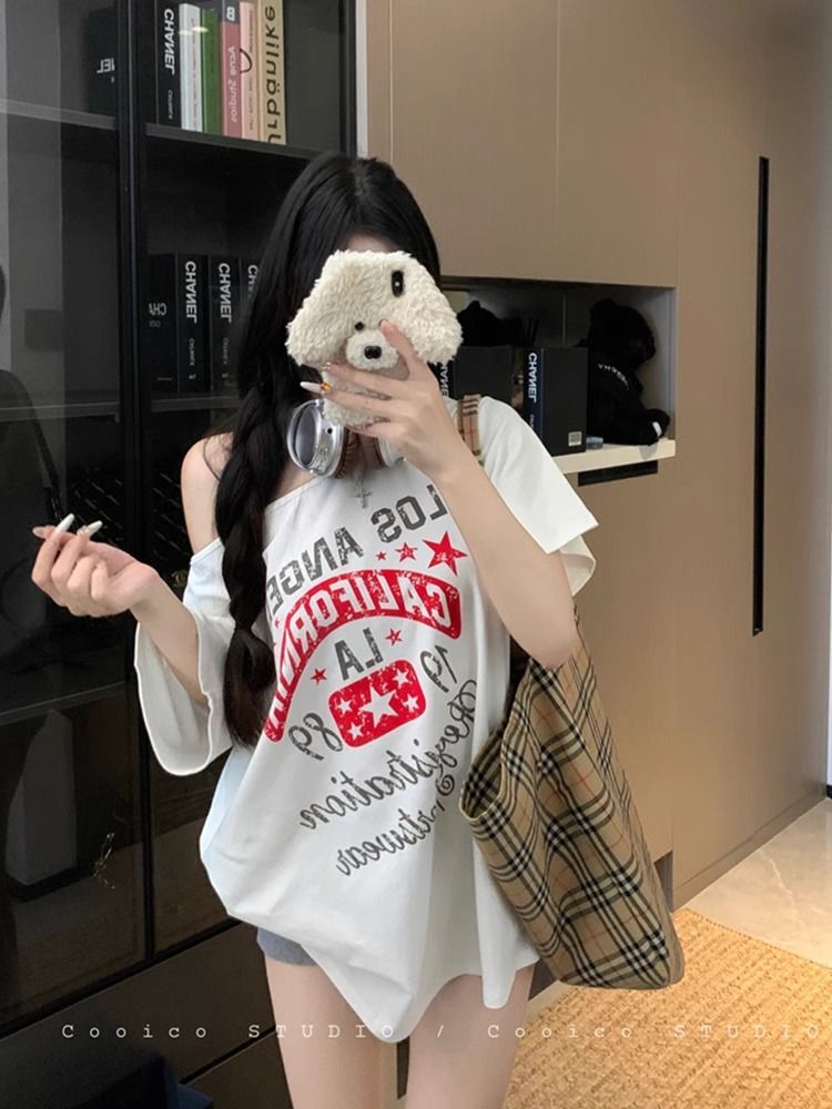 美式复古斜肩短袖t恤女夏季设计感小众宽松露肩辣妹上衣