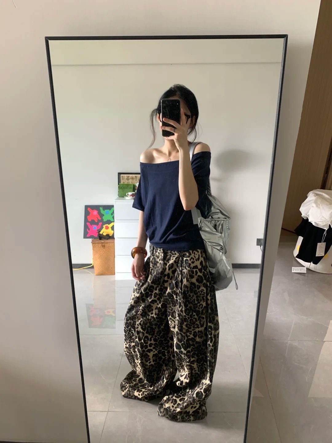 美式复古斜肩短袖t恤女夏季设计感小众宽松露肩辣妹上衣 美式复古斜肩短袖t恤女夏季设计感小众宽松露肩辣妹上衣