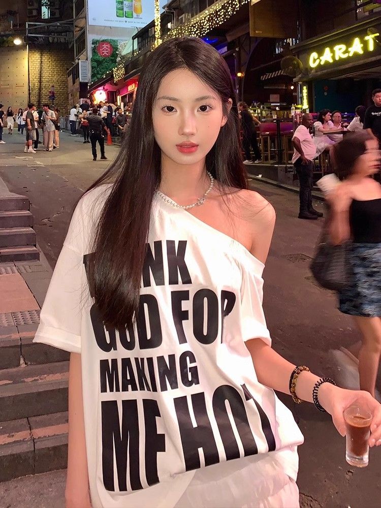 美式复古斜肩短袖t恤女夏季设计感小众宽松露肩辣妹上衣