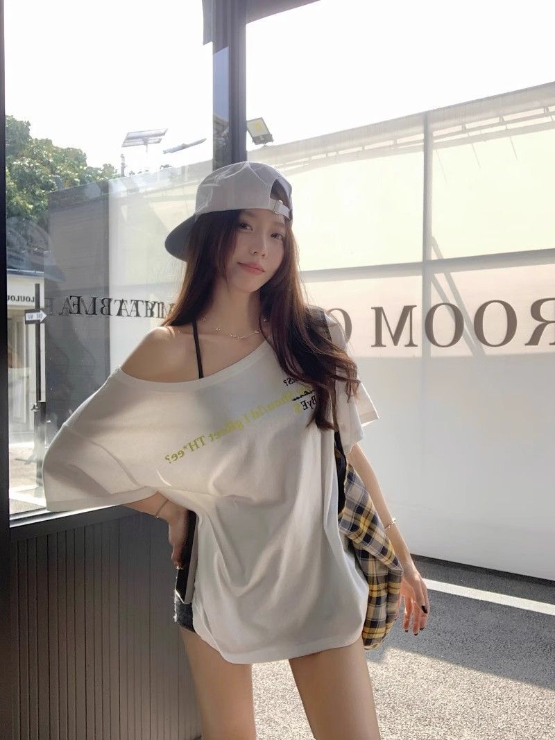 美式复古斜肩短袖t恤女夏季设计感小众宽松露肩辣妹上衣