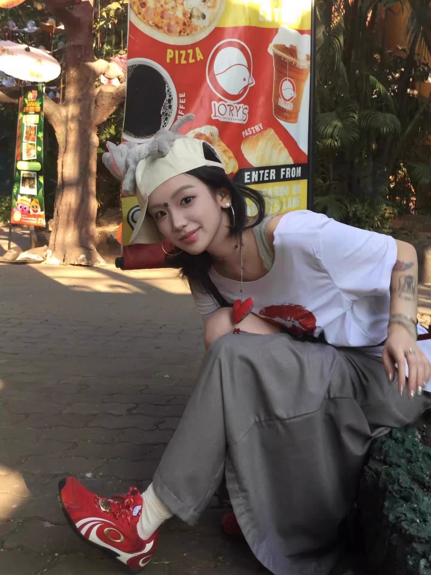 美式复古斜肩短袖t恤女夏季设计感小众宽松露肩辣妹上衣