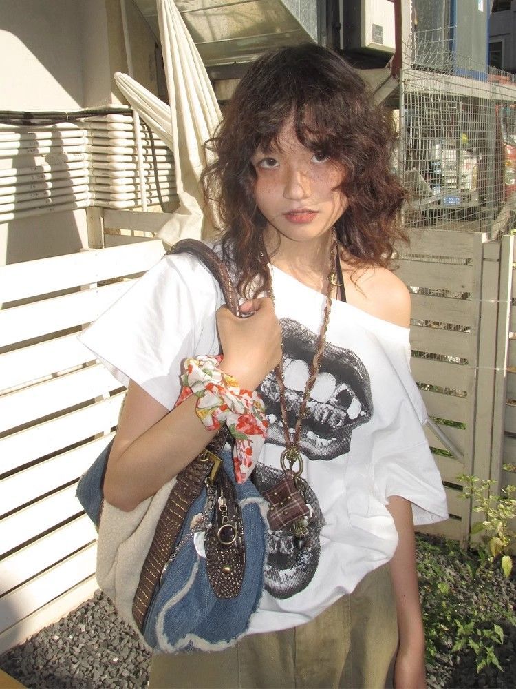 美式复古斜肩短袖t恤女夏季设计感小众宽松露肩辣妹上衣